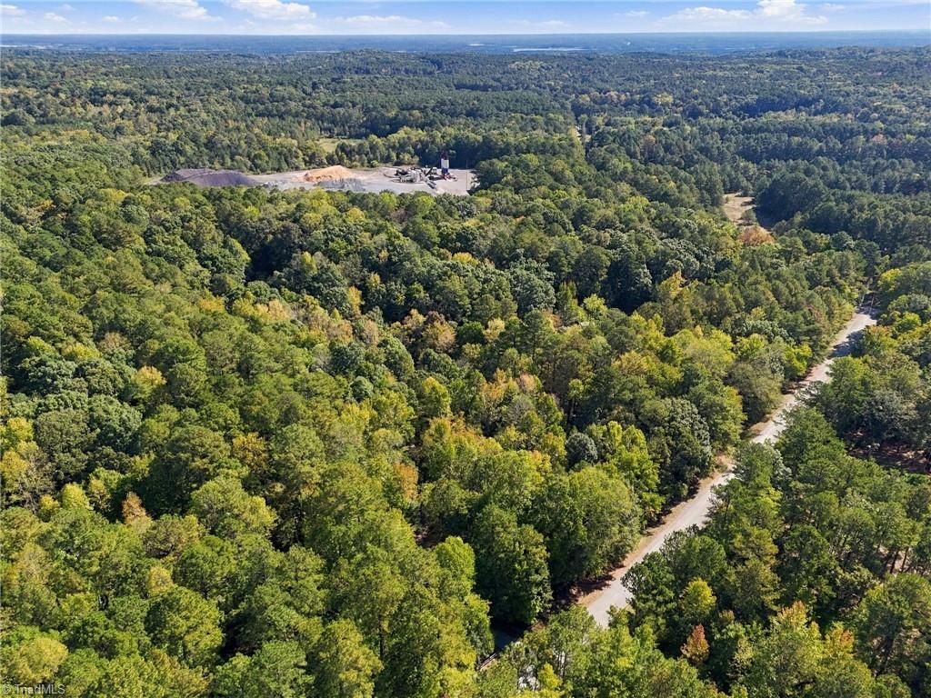 96 Deer Run Property Photo 6