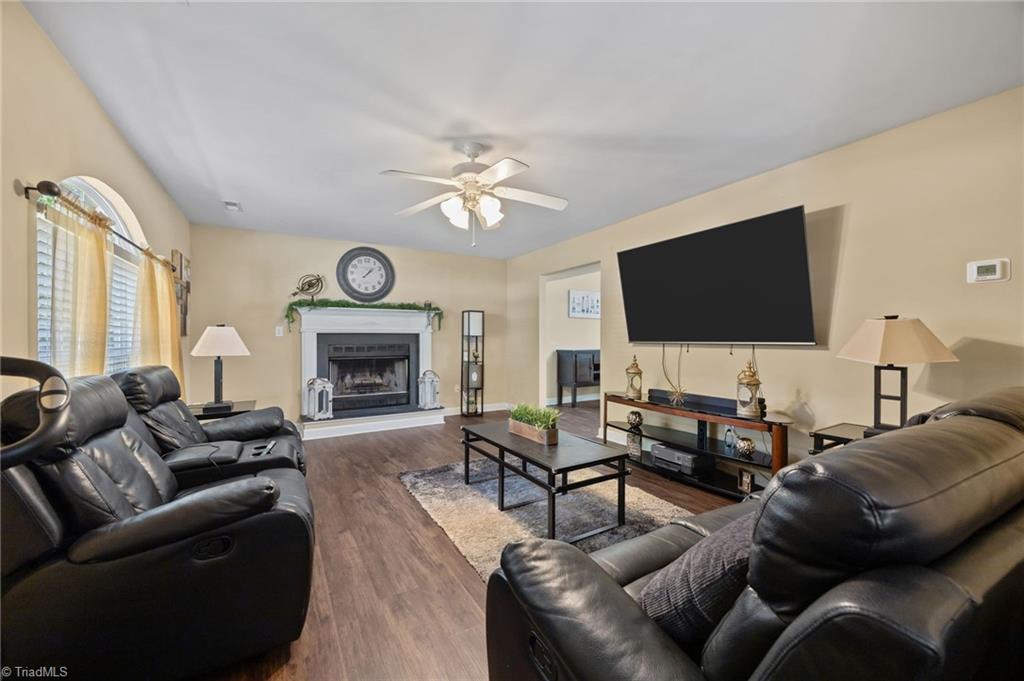 6156 Brinkley Park Drive Property Photo 6