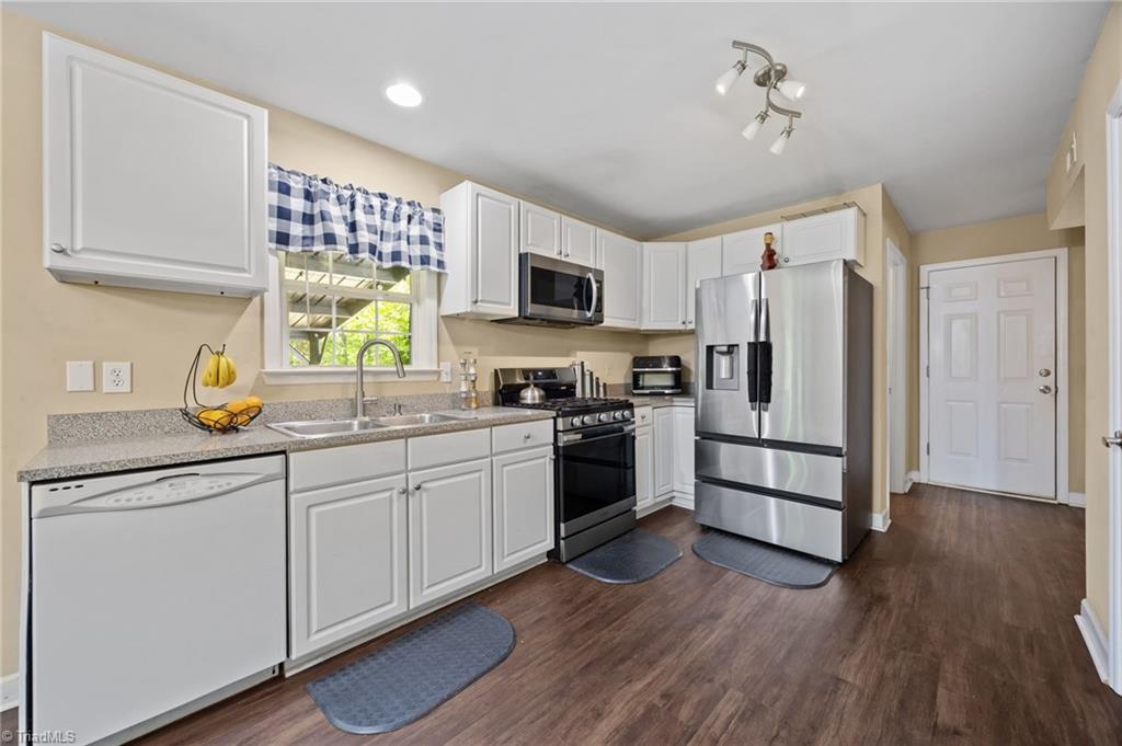 6156 Brinkley Park Drive Property Photo 11