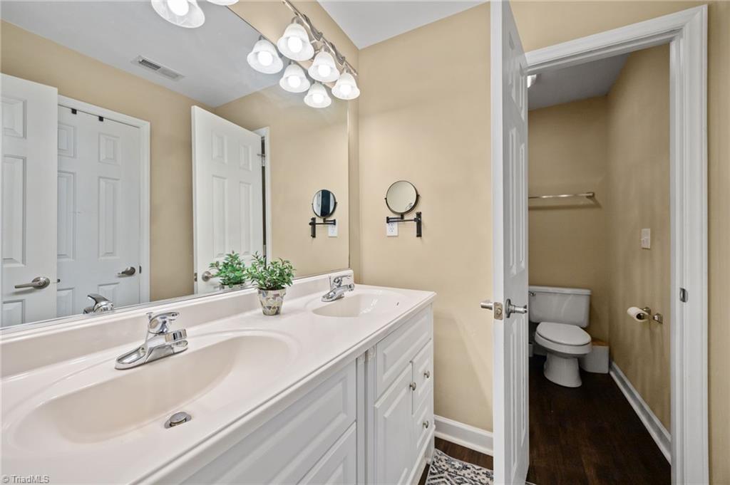 6156 Brinkley Park Drive Property Photo 13