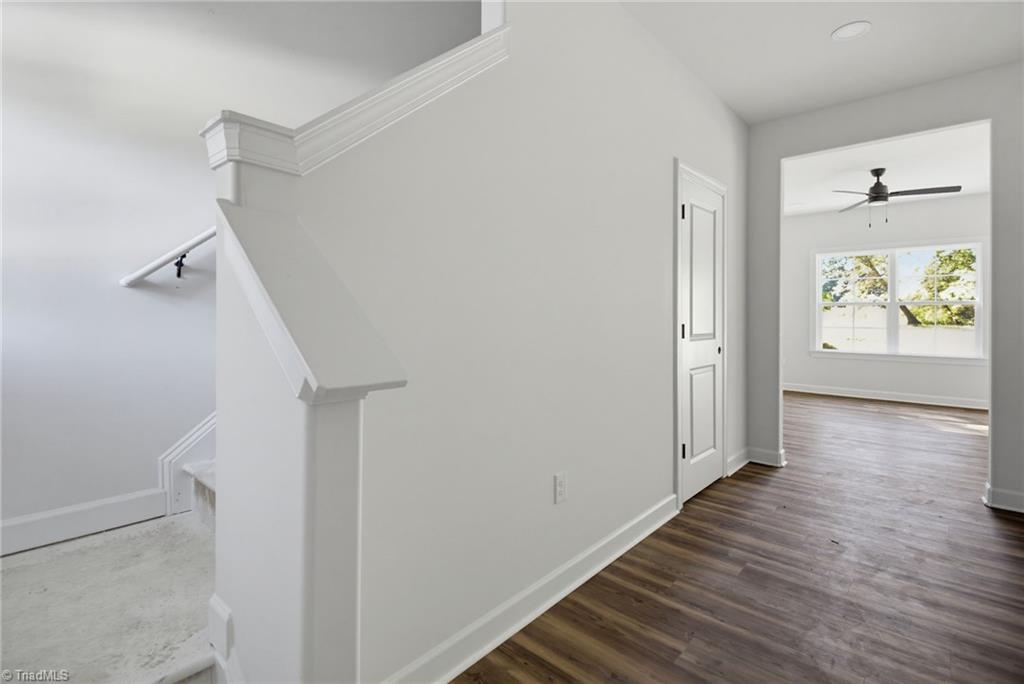 811 W Swannanoa Avenue Property Photo 3