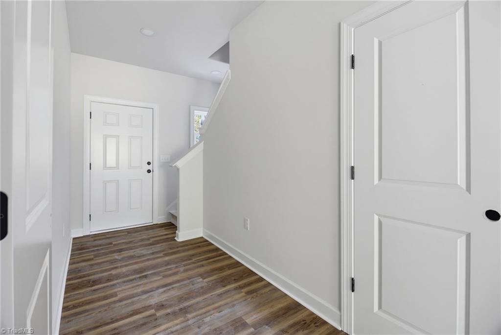 811 W Swannanoa Avenue Property Photo 4