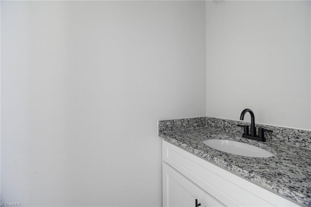811 W Swannanoa Avenue Property Photo 13