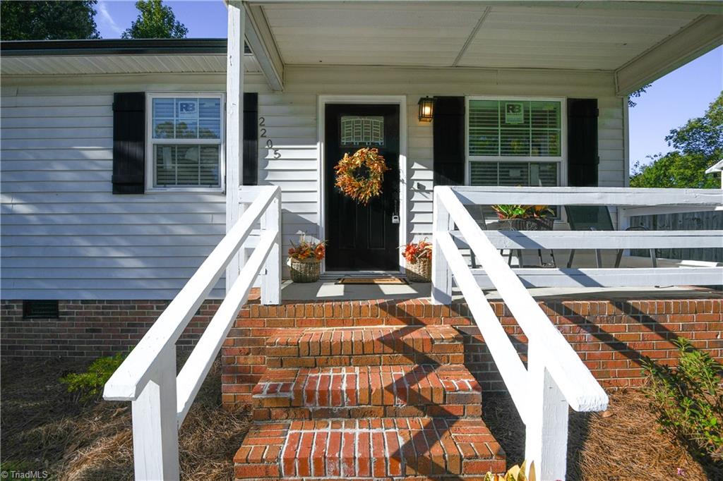 2205 Gable Way Property Photo 5