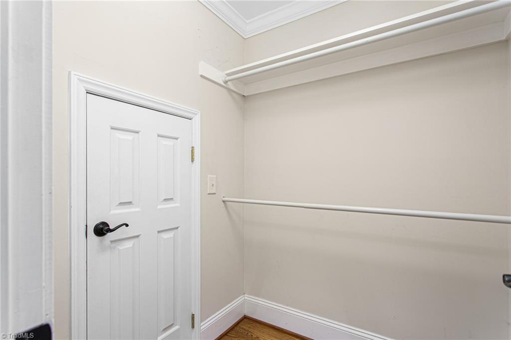 825 E Franklin Street Property Photo 34