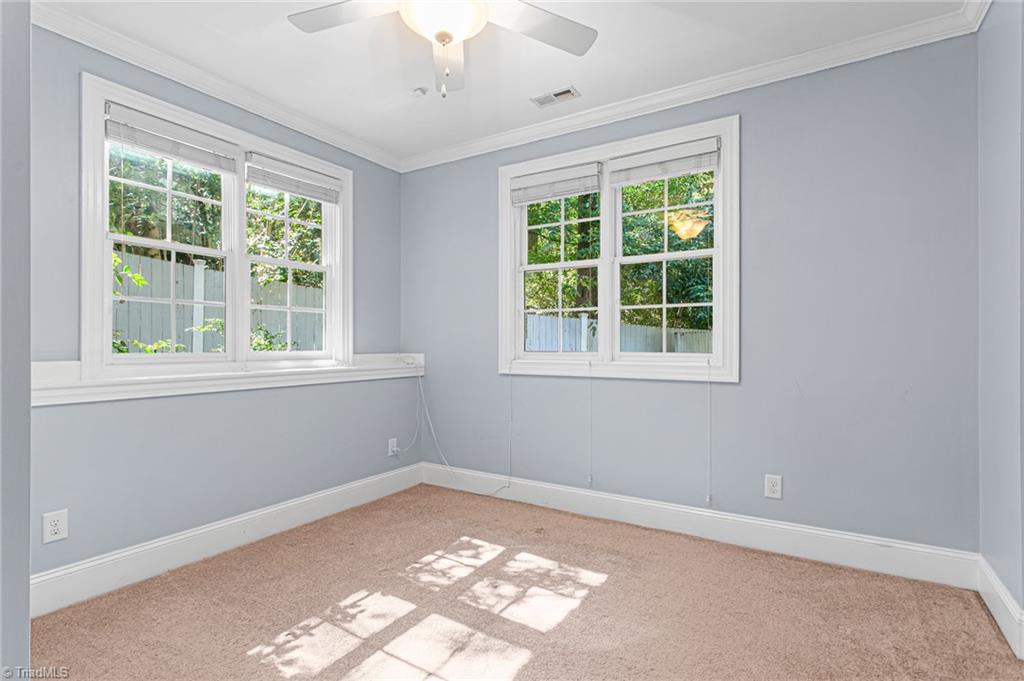 825 E Franklin Street Property Photo 42