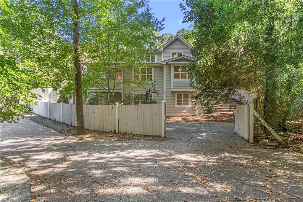 825 E Franklin Street Property Photo 50