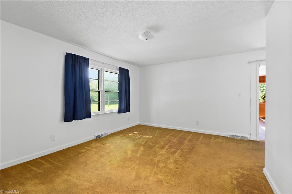 141 Pinelawn Drive Property Photo 16