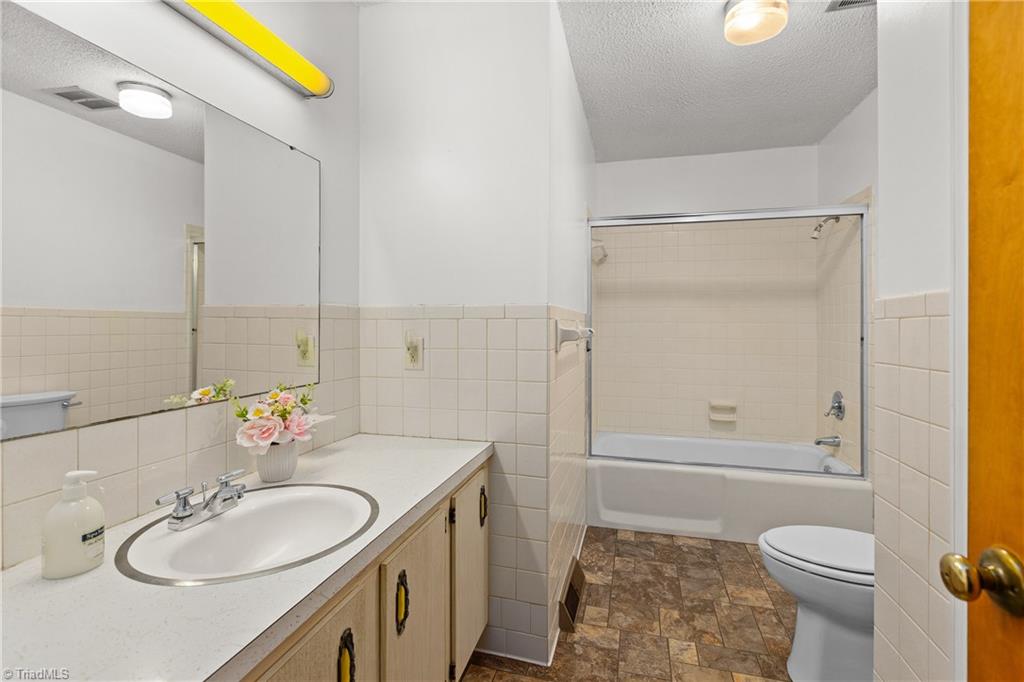 141 Pinelawn Drive Property Photo 22