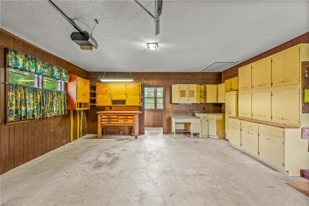 141 Pinelawn Drive Property Photo 27