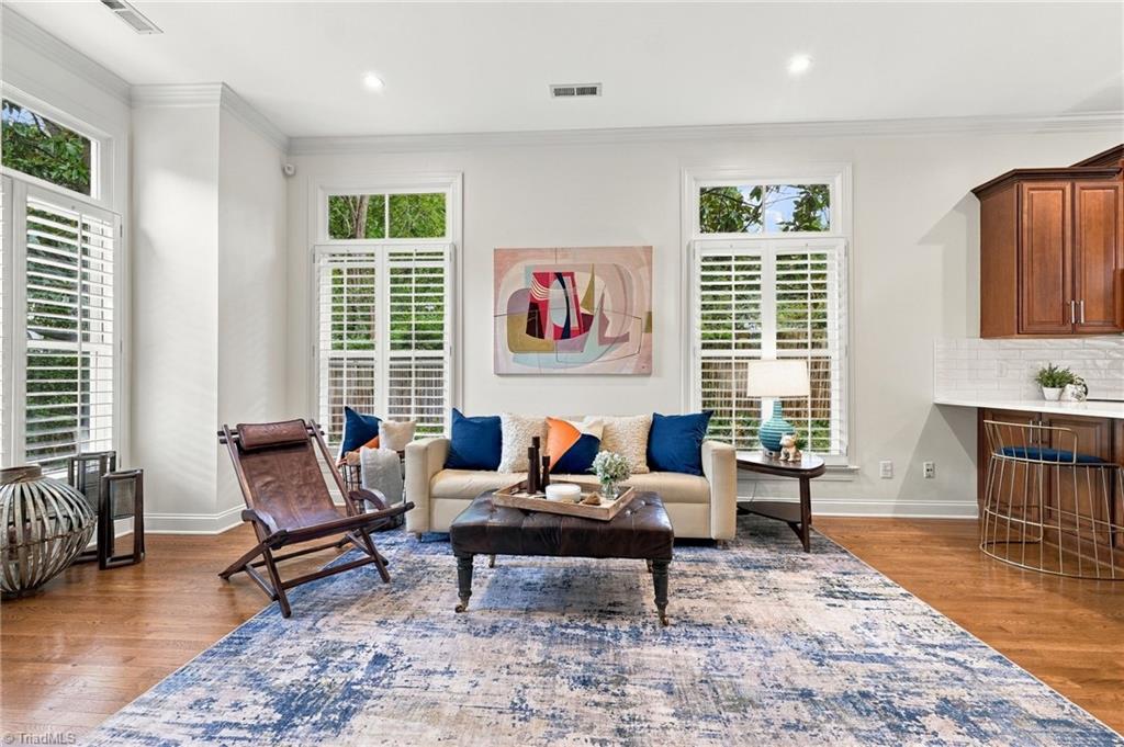 624 Elm Street # A Property Photo 6