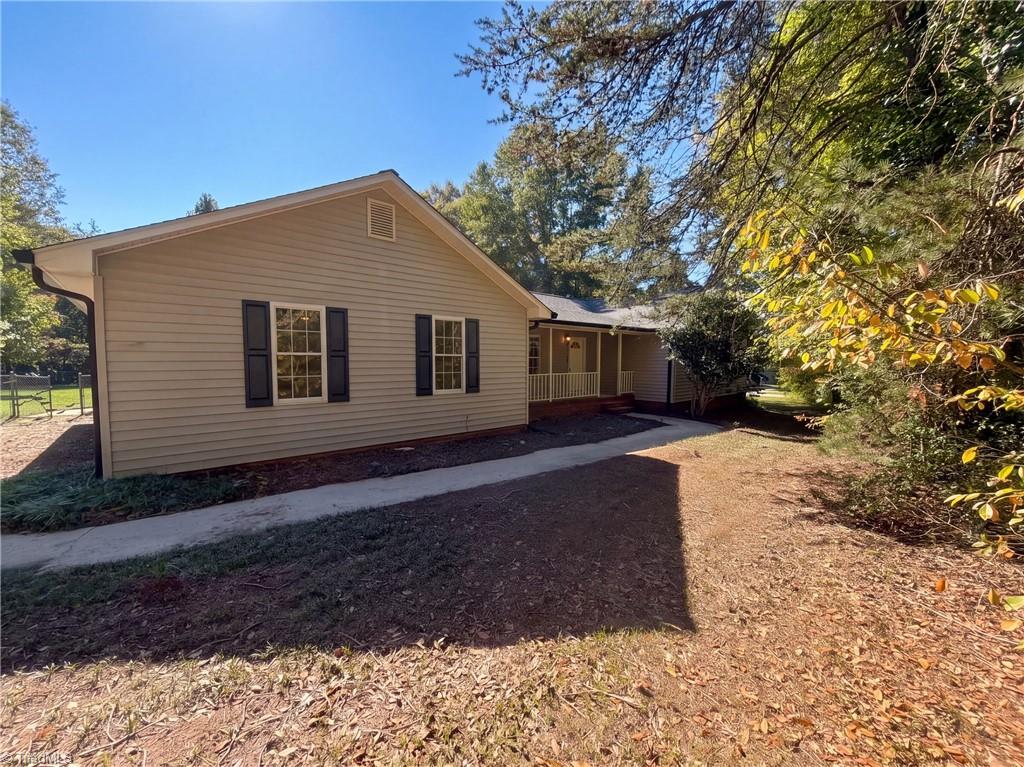8507 Deer Path Court Property Photo 1