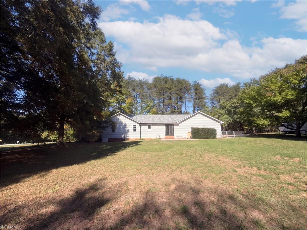 8507 Deer Path Court Property Photo 5