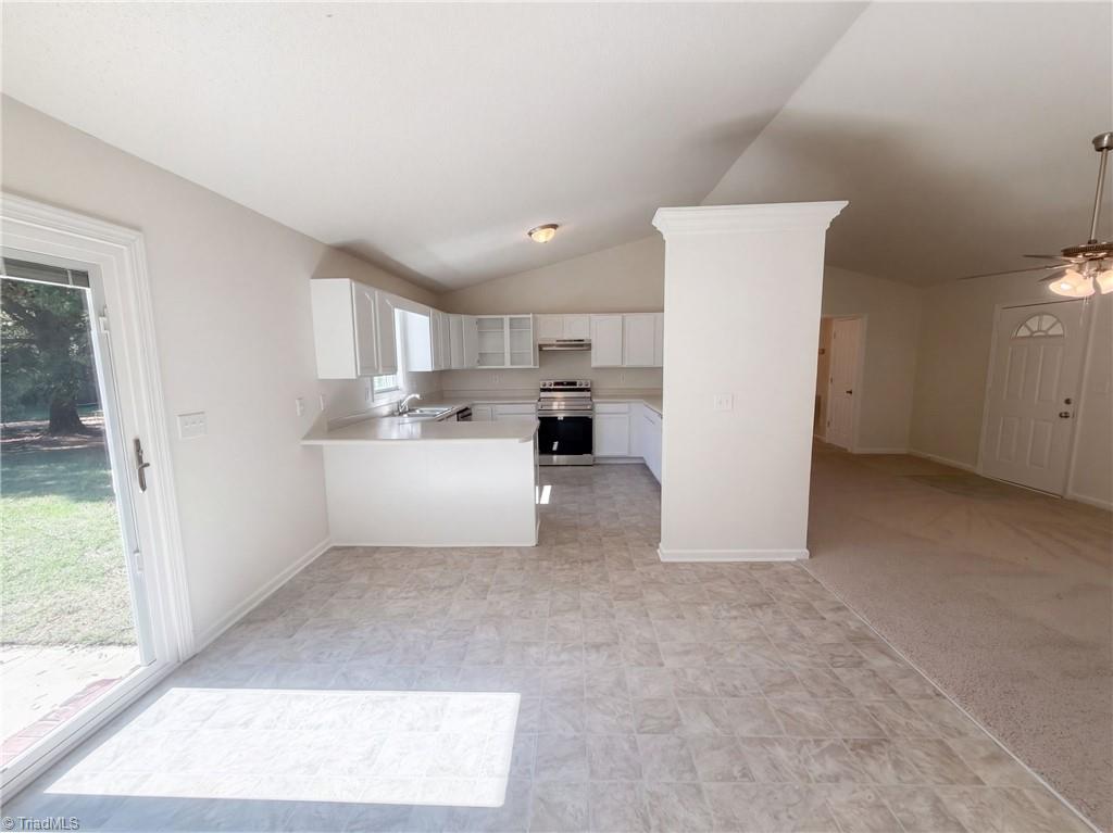 8507 Deer Path Court Property Photo 7