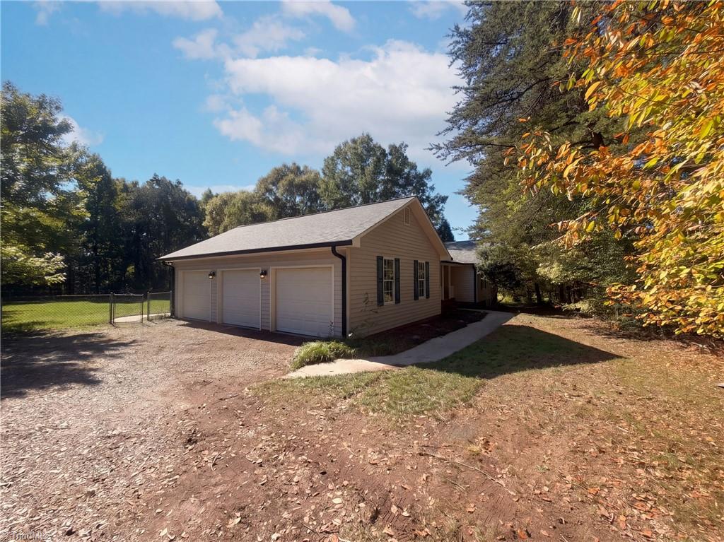 8507 Deer Path Court Property Photo 28
