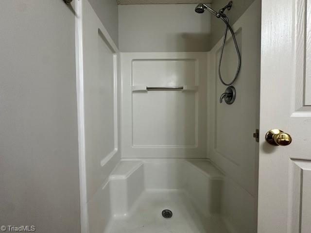 5012 Lawndale Drive # L Property Photo 6