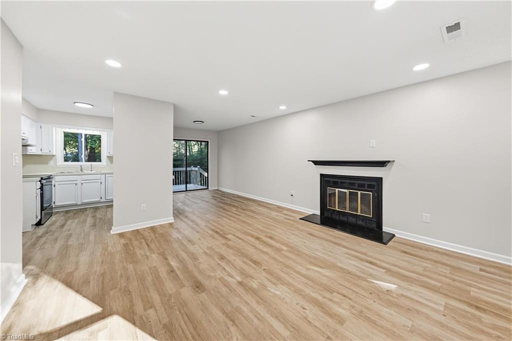 3299 Whitaker Court Nw Property Photo 2