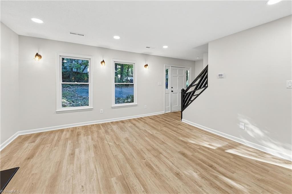 3299 Whitaker Court Nw Property Photo 3