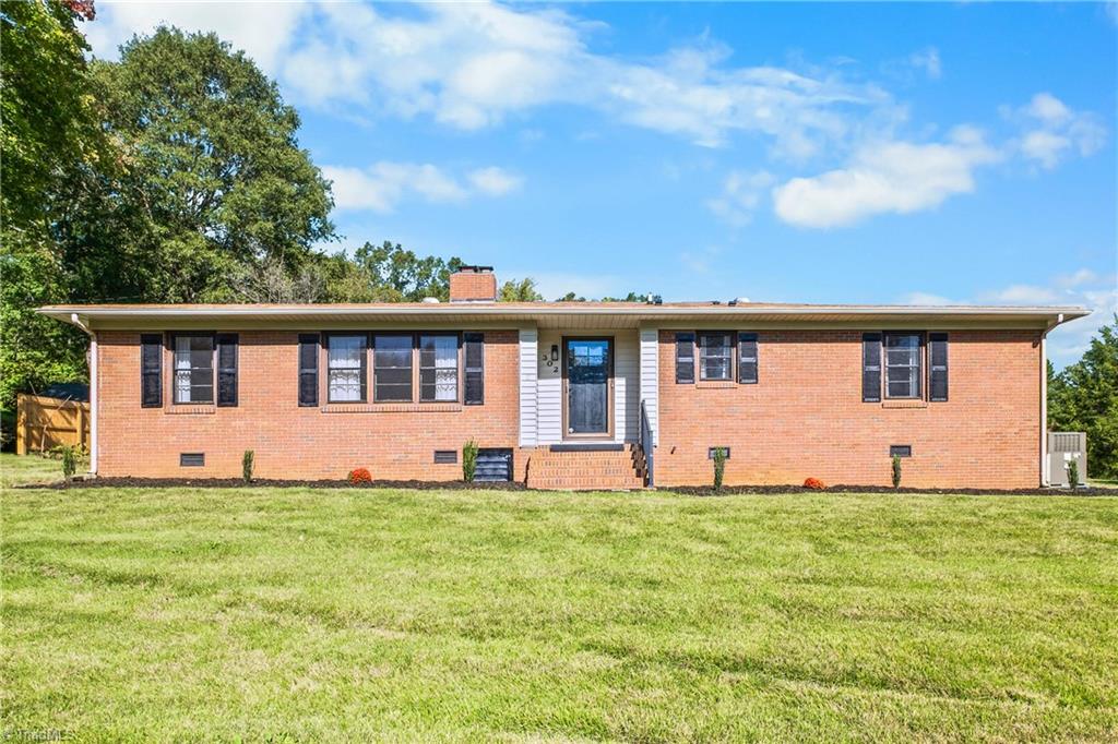 302 Lakewood Drive Property Photo 1