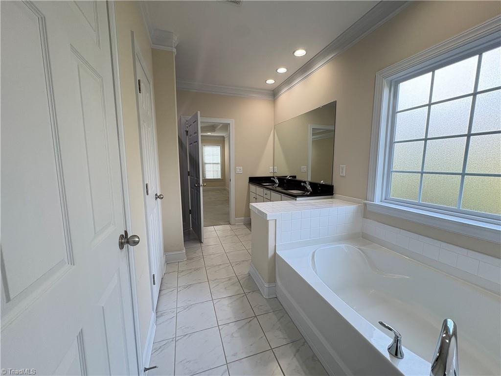 204 Friedberg Village Drive Property Photo 12