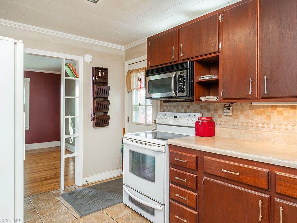 5339 Groometown Road Property Photo 6