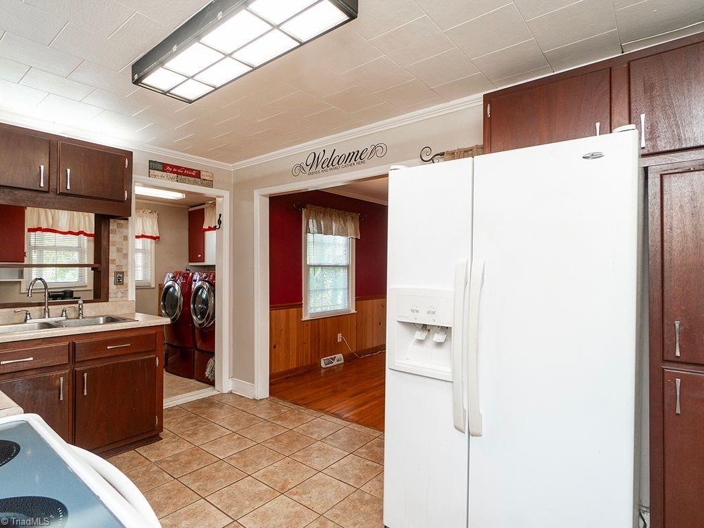 5339 Groometown Road Property Photo 8
