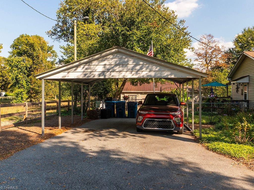 5339 Groometown Road Property Photo 18