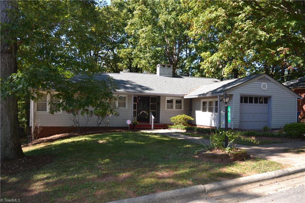 208 Hillcrest Drive Property Photo 1