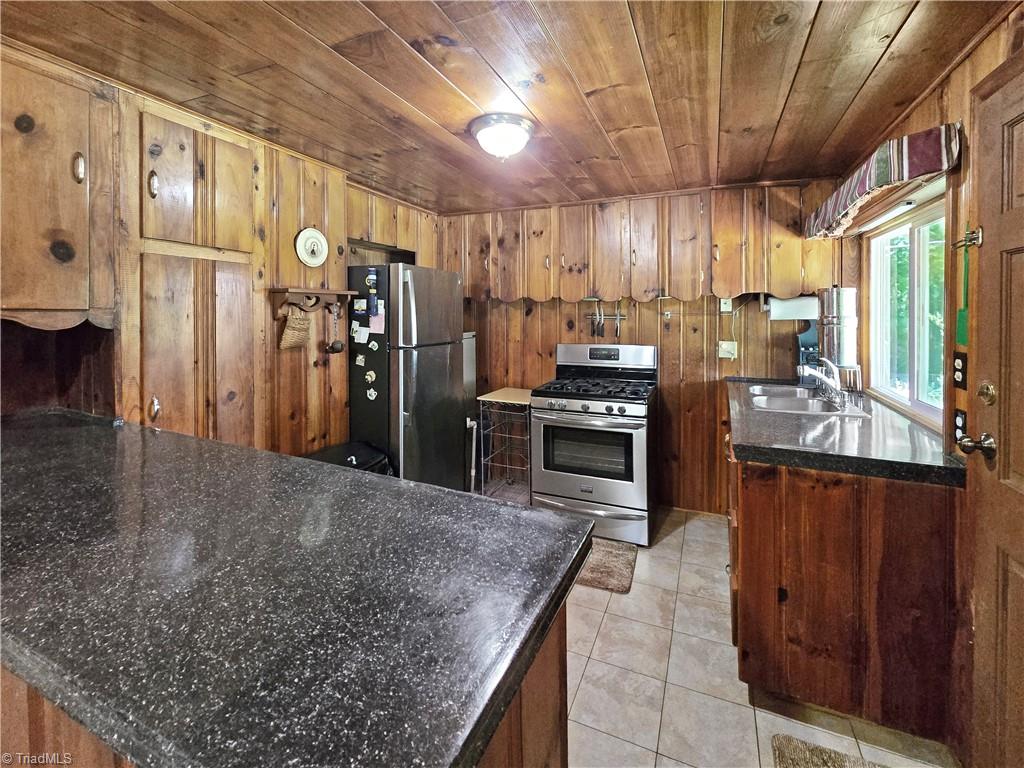 13641 Traphill Road Property Photo 24