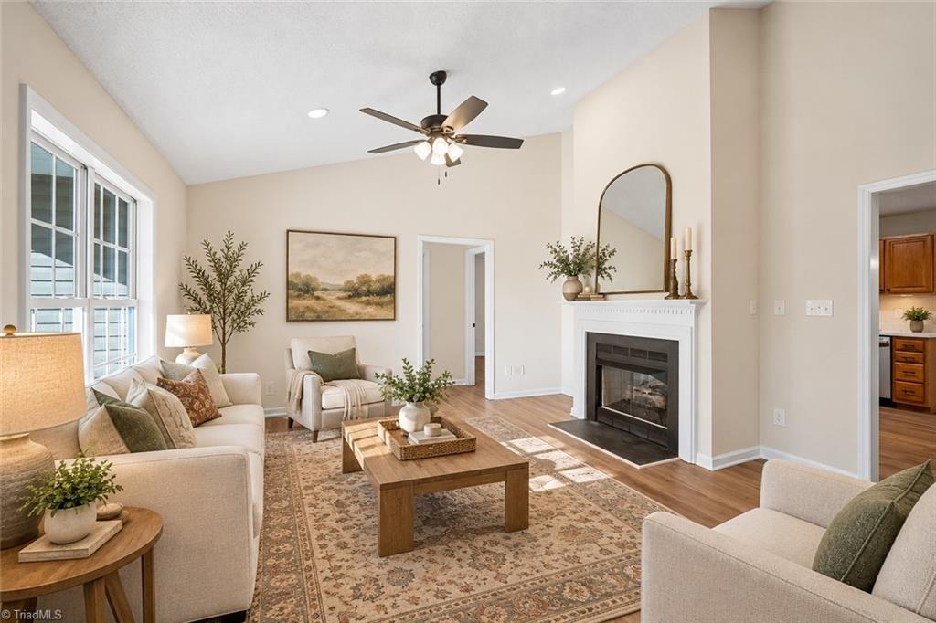 125 Cloverfield Court Property Photo 3