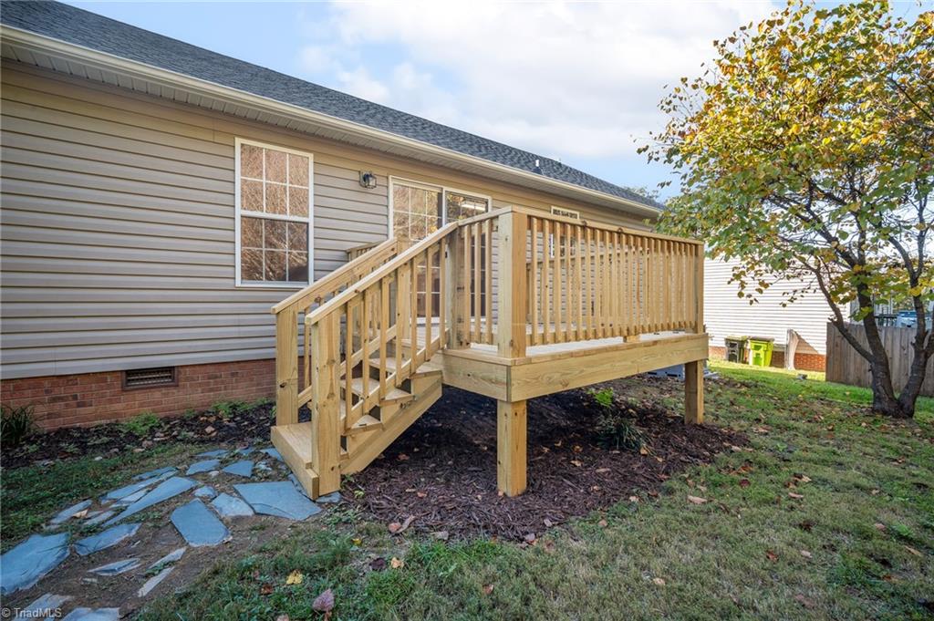125 Cloverfield Court Property Photo 17