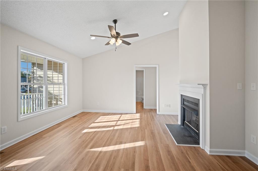 125 Cloverfield Court Property Photo 22