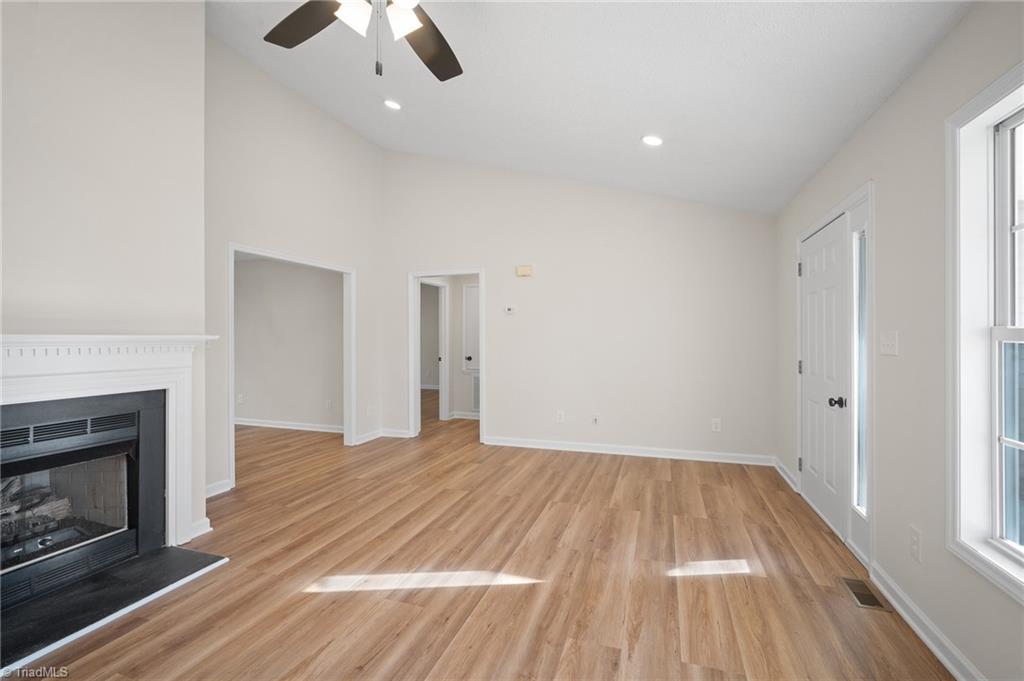 125 Cloverfield Court Property Photo 23