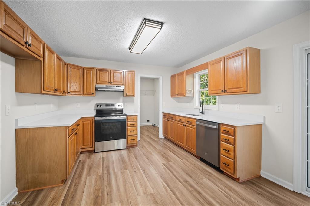 125 Cloverfield Court Property Photo 29
