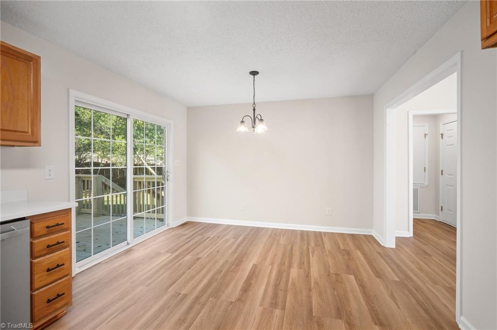 125 Cloverfield Court Property Photo 32