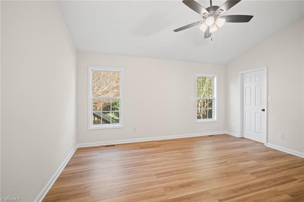 125 Cloverfield Court Property Photo 34