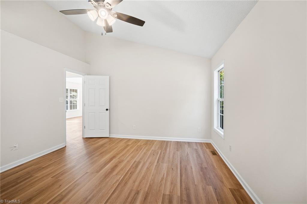 125 Cloverfield Court Property Photo 35