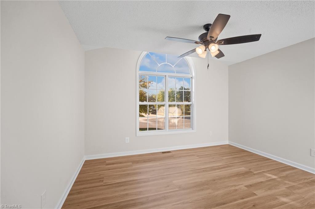 125 Cloverfield Court Property Photo 38