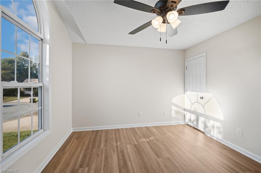 125 Cloverfield Court Property Photo 39