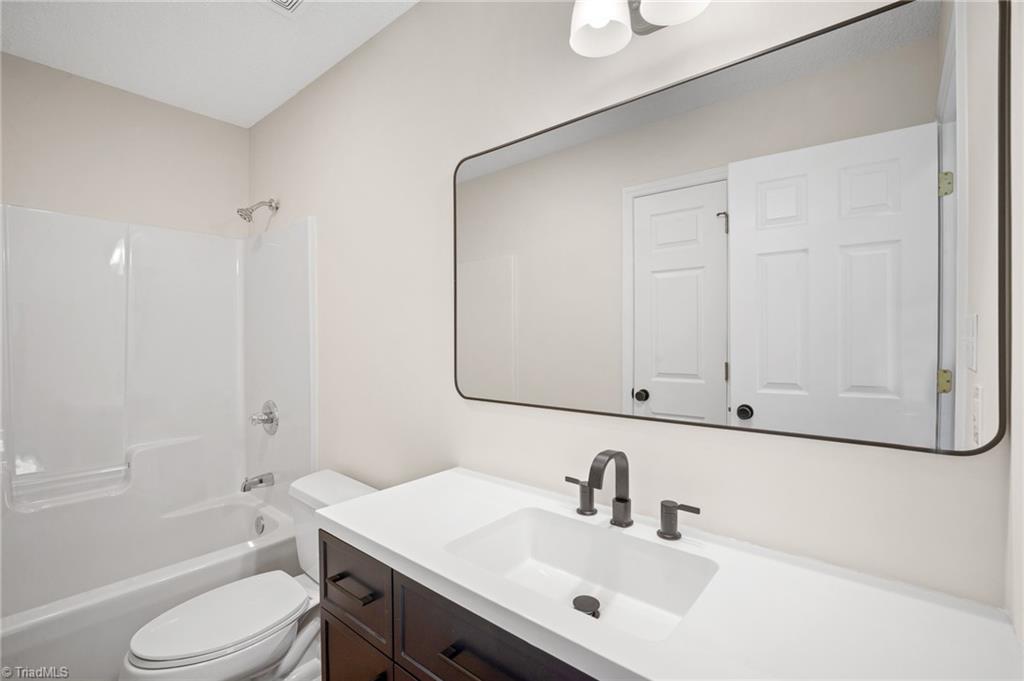 125 Cloverfield Court Property Photo 40