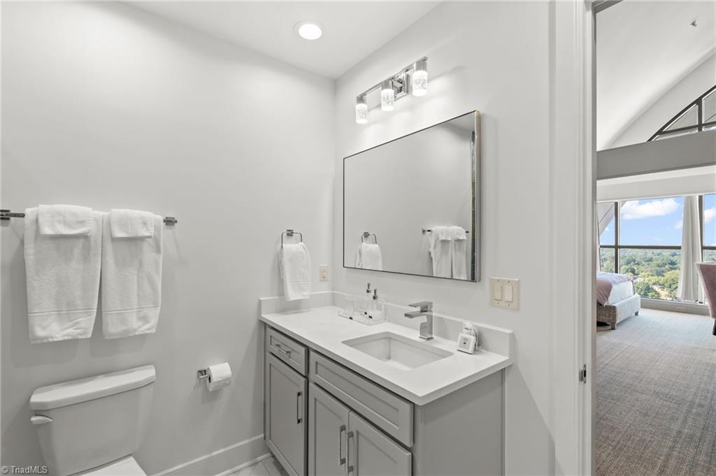 317 W High Avenue # 15a Property Photo 35