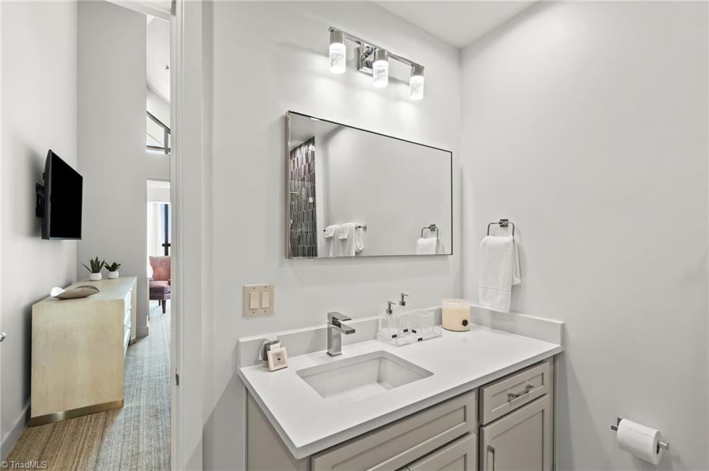 317 W High Avenue # 15a Property Photo 41