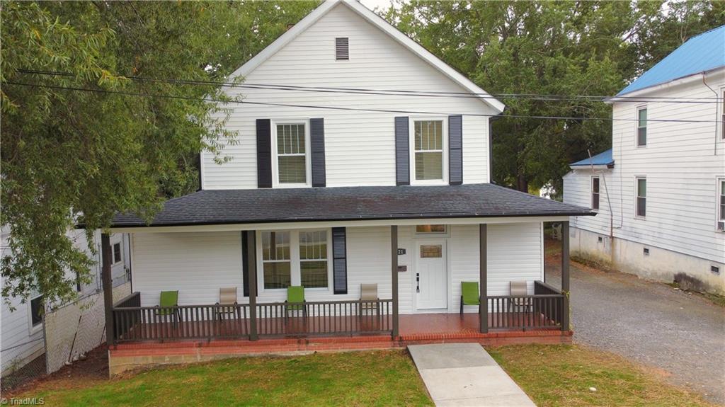 621 Lindsey Street Property Photo 1