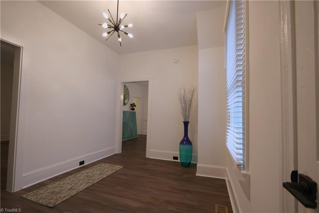 621 Lindsey Street Property Photo 6
