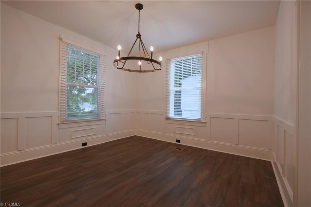 621 Lindsey Street Property Photo 14