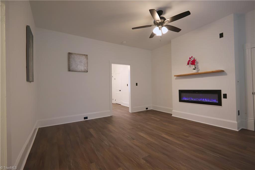 621 Lindsey Street Property Photo 16