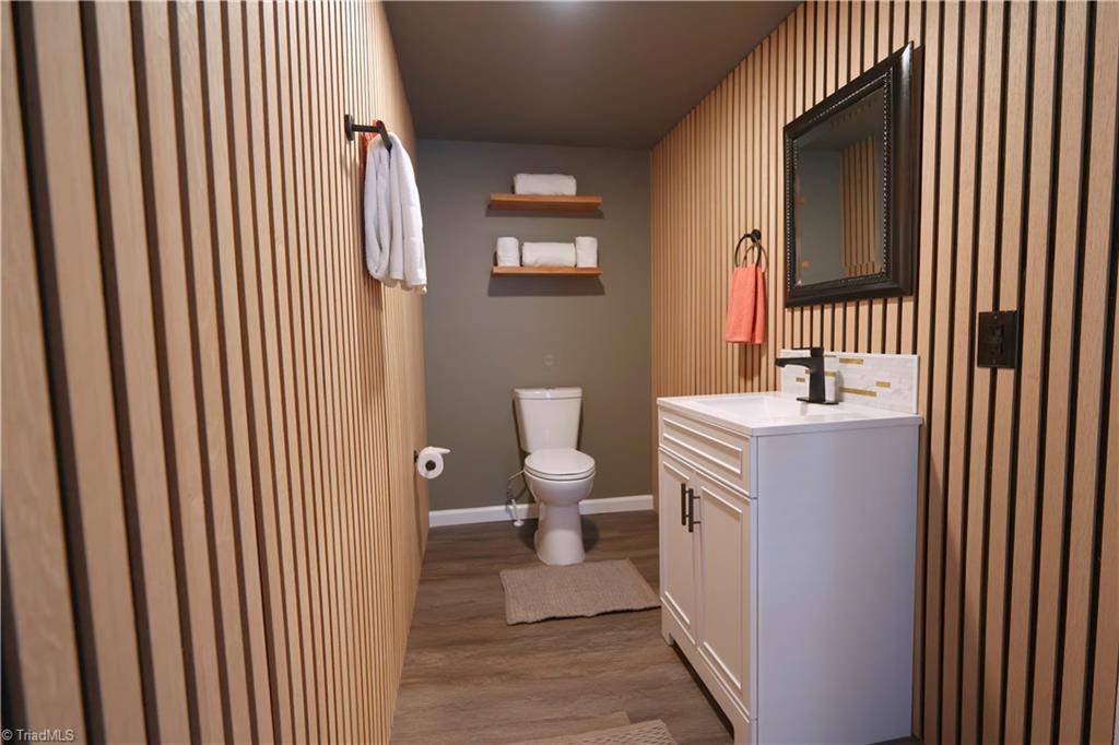 621 Lindsey Street Property Photo 18