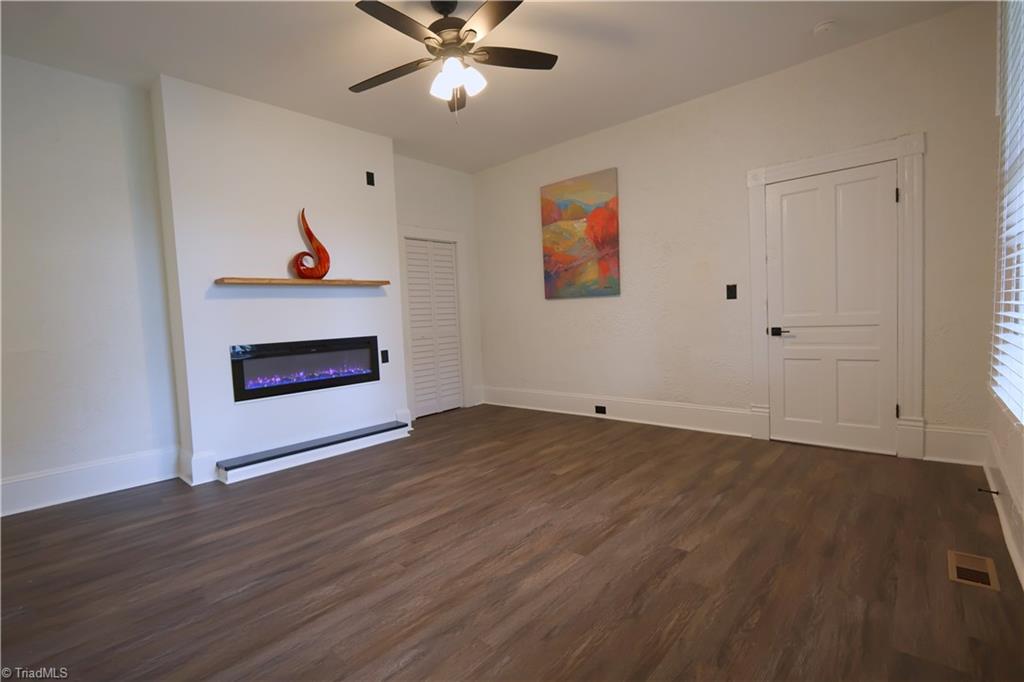 621 Lindsey Street Property Photo 19