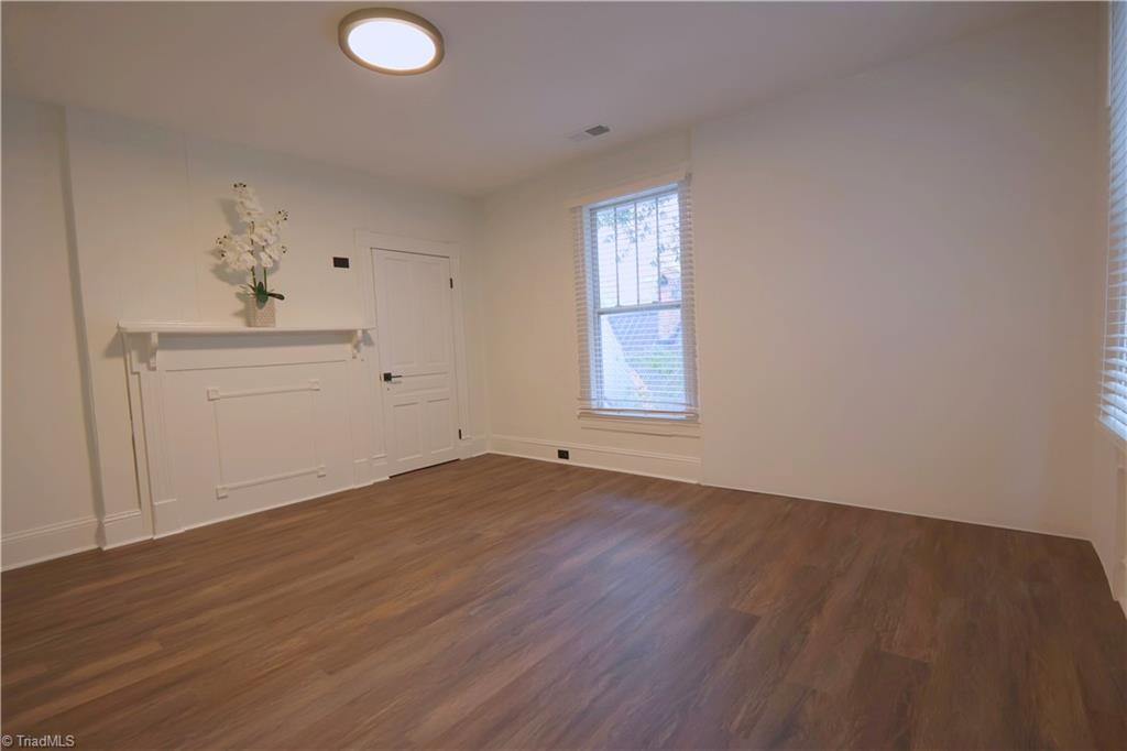 621 Lindsey Street Property Photo 23