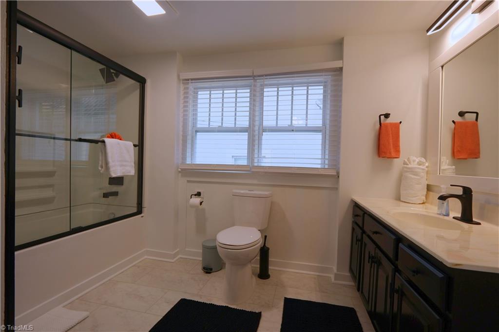 621 Lindsey Street Property Photo 24